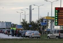 Вслед за бензином: в Крыму начали ограничивать продажу продуктов