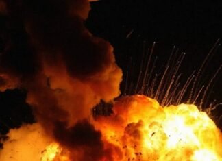В Киеве раздались мощные взрывы: россияне обстреливают столицу баллистическими ракетами, поднялся дым