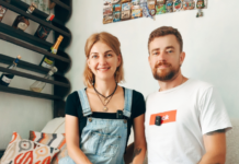 Из Киева в деревню: пара купила дом за $3000, к которому не ведут дороги (фото, видео)