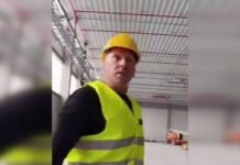 «Путин тебя ждет»: поляк напал на украинских коллег на заводе, полиция начала расследование (видео)