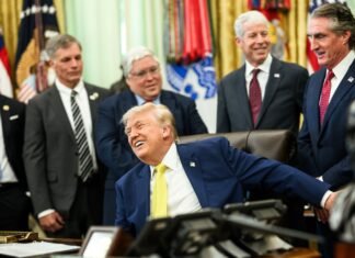 Девятизначная сумма: Трамп официально задекларировал огромный доход от криптовалютных проектов