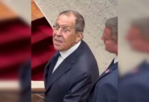 Говорил о прическе: Лавров необычно отреагировал на вопрос о войне в Украине (видео)
