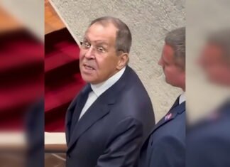 Говорил о прическе: Лавров необычно отреагировал на вопрос о войне в Украине (видео)