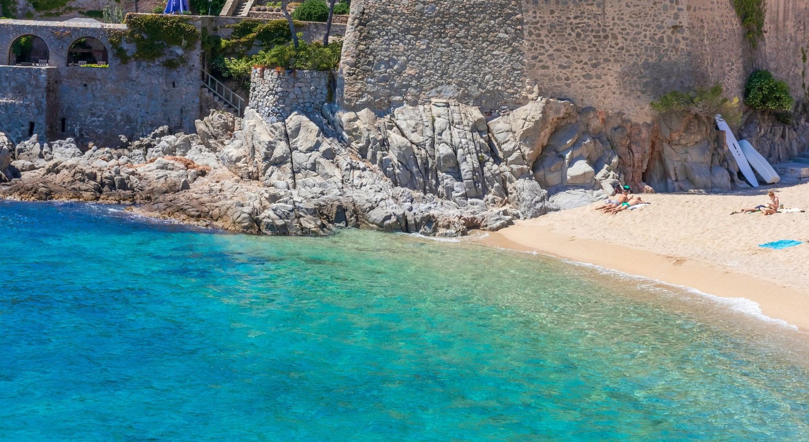 5 стран с самыми чистыми пляжами в мире: здесь бирюзовая вода и незамусоренные побережья (фото)