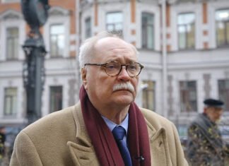 Призвал сбросить «ядерку» на Украину: СБУ объявила о подозрении режиссеру «Улицы разбитых фонарей»