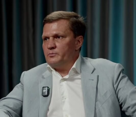 «Уезжай отсюда»: экс-депутат заявил, что призывает своих детей эмигрировать из-за войны