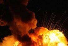 РФ обстреляла Киев баллистикой: в трех районах столицы есть повреждения и возгорания (фото)