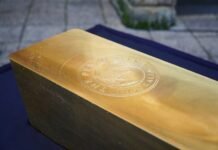 Свыше 521 кг: как выглядит самый большой и чистый золотой слиток в мире (видео)
