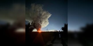 Дроны атаковали Воронежскую область РФ: после ударов горит логистический хаб Wildberries (видео)