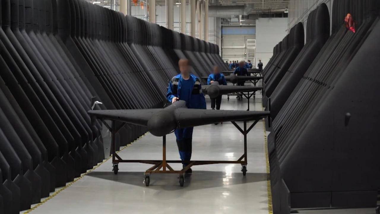 Выдавали китайские БПЛА за свои: в РФ после утечки из закрытого совещания задержали чиновницу, — Фокус