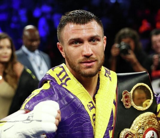 Уехал за океан: президент WBO раскрыл, где сейчас живет и тренируется Василий Ломаченко