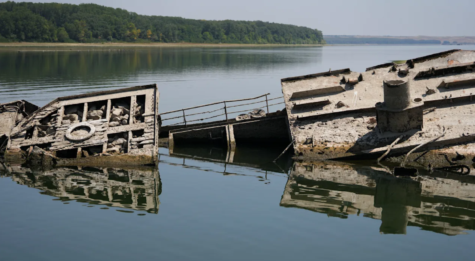 Дунай отступил и «раскрыл» секреты прошлого: в реке нашли флот и оружие Гитлера (фото)
