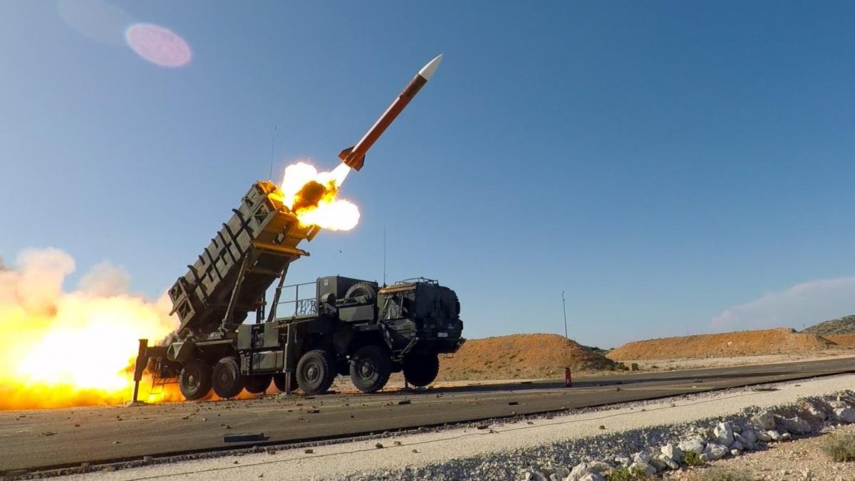 Убить охотника и сэкономить Patriot’ы: У Украины есть способ остановить баллистический террор РФ — СМИ