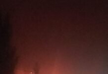 В российском Сызране слышны взрывы: под атакой дронов находится местный НПЗ (видео)