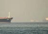 16 млн баррелей нефти в сутки: 40 танкеров прошли Ормузский пролив за сутки — Axios