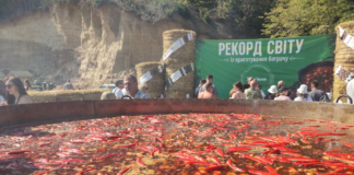 В Тернопольской области приготовили гигантский бограч, установив мировой рекорд (видео)