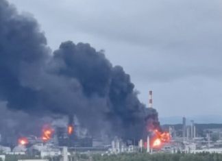 Нефтяные объекты, аэродромы и ракетное подразделение: Зеленский подвел итоги ударов по РФ