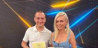 Провел более 4 лет в плену: Джоан Роулинг трогательно поддержала украинского морпеха (фото)
