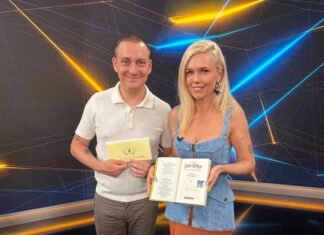 Провел более 4 лет в плену: Джоан Роулинг трогательно поддержала украинского морпеха (фото)