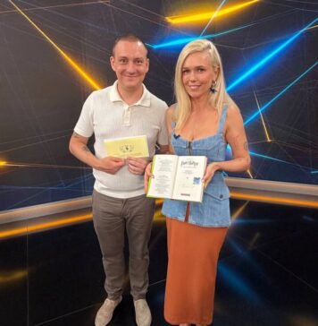 Провел более 4 лет в плену: Джоан Роулинг трогательно поддержала украинского морпеха (фото)