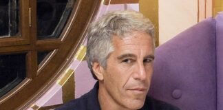 7 лет назад Эпштейн покончил с собой: самые скандальные факты об острове разврата для миллионеров (фото)