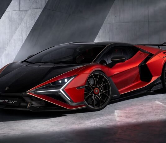 Более 1000 сил и 2,4 с до сотни: дебютировал самый мощный и быстрый Lamborghini (фото)