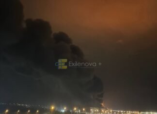 В РФ горит складское помещение площадью 80 тыс. кв. м: оно связано с ключевыми отраслями РФ (видео)