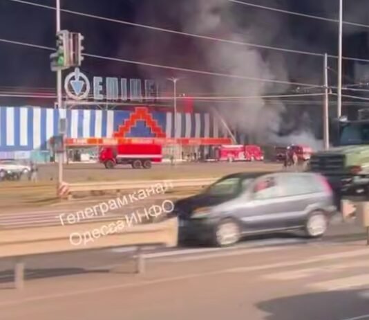 ВС РФ ударили по двум «Эпицентрам» в Одессе: первые детали (видео)