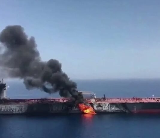 В Черном море подвергся нападению греческий танкер с российской нефтью, — Bloomberg