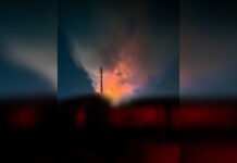 Россияне атаковали Хмельницкий реактивным БПЛА: в результате обстрела горит рынок (видео)