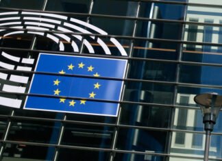 Еврокомиссия возобновила работу над вариантами использования российских активов в интересах Украины