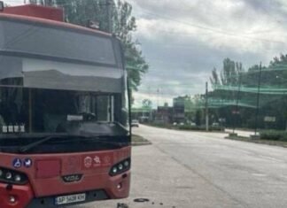 В Запорожье вражеский дрон атаковал автобус, – глава ЗОВА