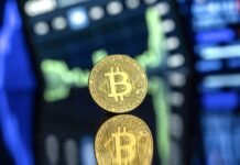 Биткоин упал ниже $80 000 из-за ожиданий повышения ключевой ставки ФРС США