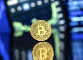 Биткоин упал ниже $80 000 из-за ожиданий повышения ключевой ставки ФРС США