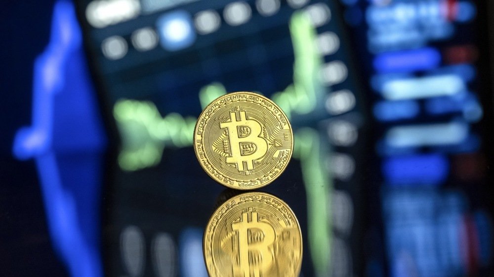 Биткоин упал ниже $80 000 из-за ожиданий повышения ключевой ставки ФРС США