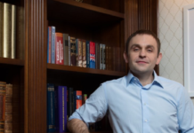 «Советовал глава НБУ». Шевки Аджунер рассказал, как Василий Веселый оказался в Сенс Банке