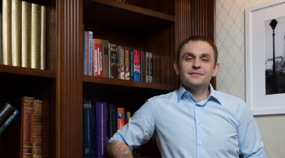 «Советовал глава НБУ». Шевки Аджунер рассказал, как Василий Веселый оказался в Сенс Банке