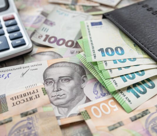 Украина рискует потерять 8,7 млрд евро помощи от ЕС: медленно выполняет обязательства