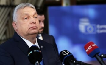 Инкассаторов Ощадбанка задерживали по решению Орбана: Telex получило еще одно доказательство
