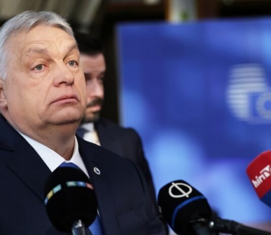 Инкассаторов Ощадбанка задерживали по решению Орбана: Telex получило еще одно доказательство