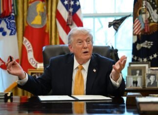 Демократы готовят серию расследований против Трампа в случае успеха на выборах, — Reuters