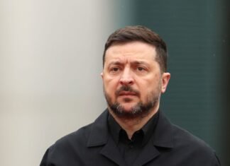 Дроны РФ могут залетать прямо в окно и ждать людей, чтобы атаковать, — Зеленский