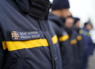 В Запорожской области атаки врага привели к возгоранию домов, автомобиля и прицепов грузовиков
