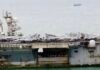 Весь ржавый: авианосец США прибыл в Таиланд после рекордного срока в море (видео)
