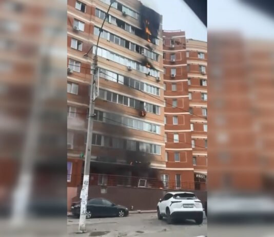 Москву атаковали дроны: пожар в многоэтажке с 1-го по 9-й этаж, дымится завод (видео)