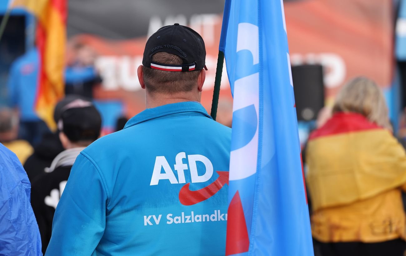 Ультраправа AfD лидирует на выборах в Германии: победа может стоить Мертвецу должности
