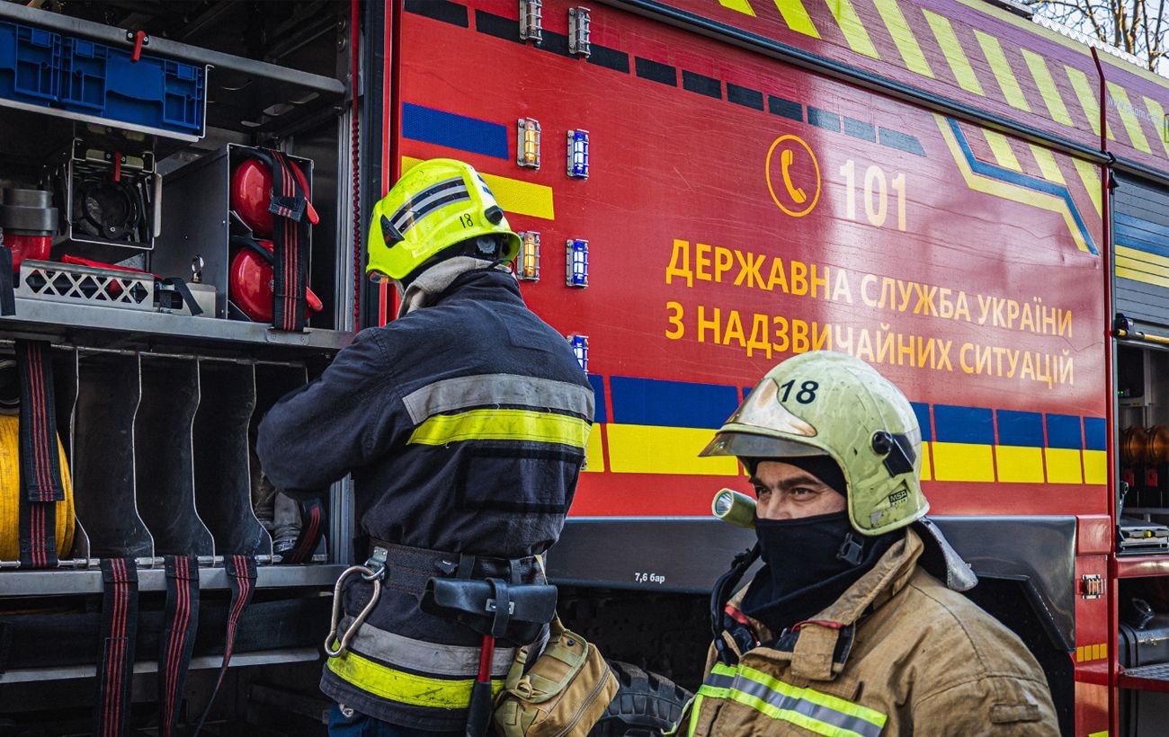 Россияне ударили дроном по ТЦ в Харькове, есть раненый