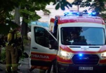 Полиция показала многоэтажку в Киеве, по которой был прямой «прилет» дрона