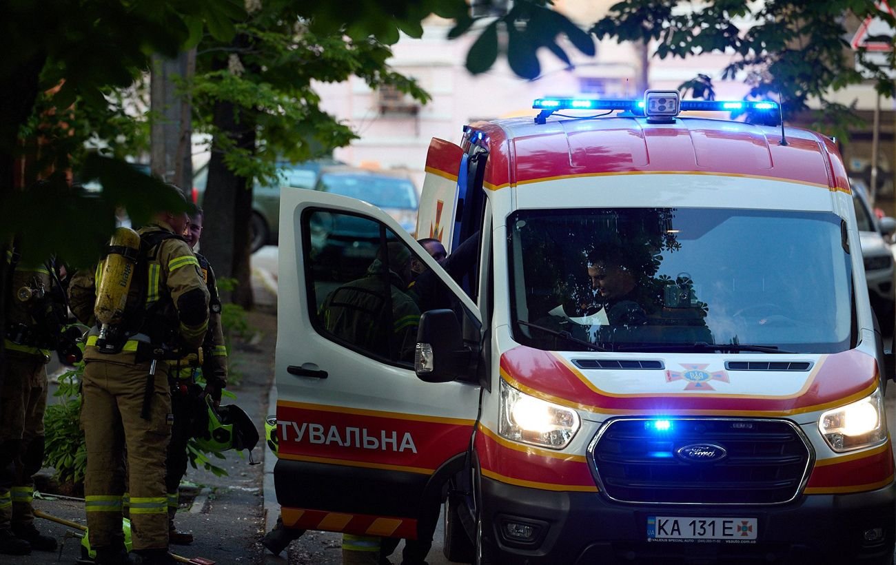 Полиция показала многоэтажку в Киеве, по которой был прямой «прилет» дрона