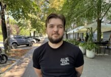 «Я тогда попрощался с жизнью. Но хорошо все же к ней вернуться»: как полицейский из Мелитопольщины восстанавливается после двойной травматической ампутации